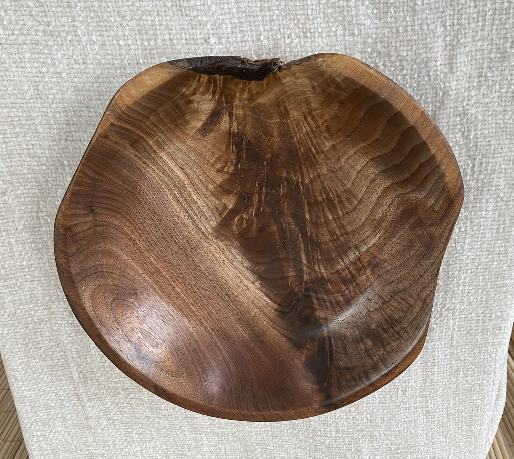 American Walnut Natural-Edge Bowl with Feathered Grain