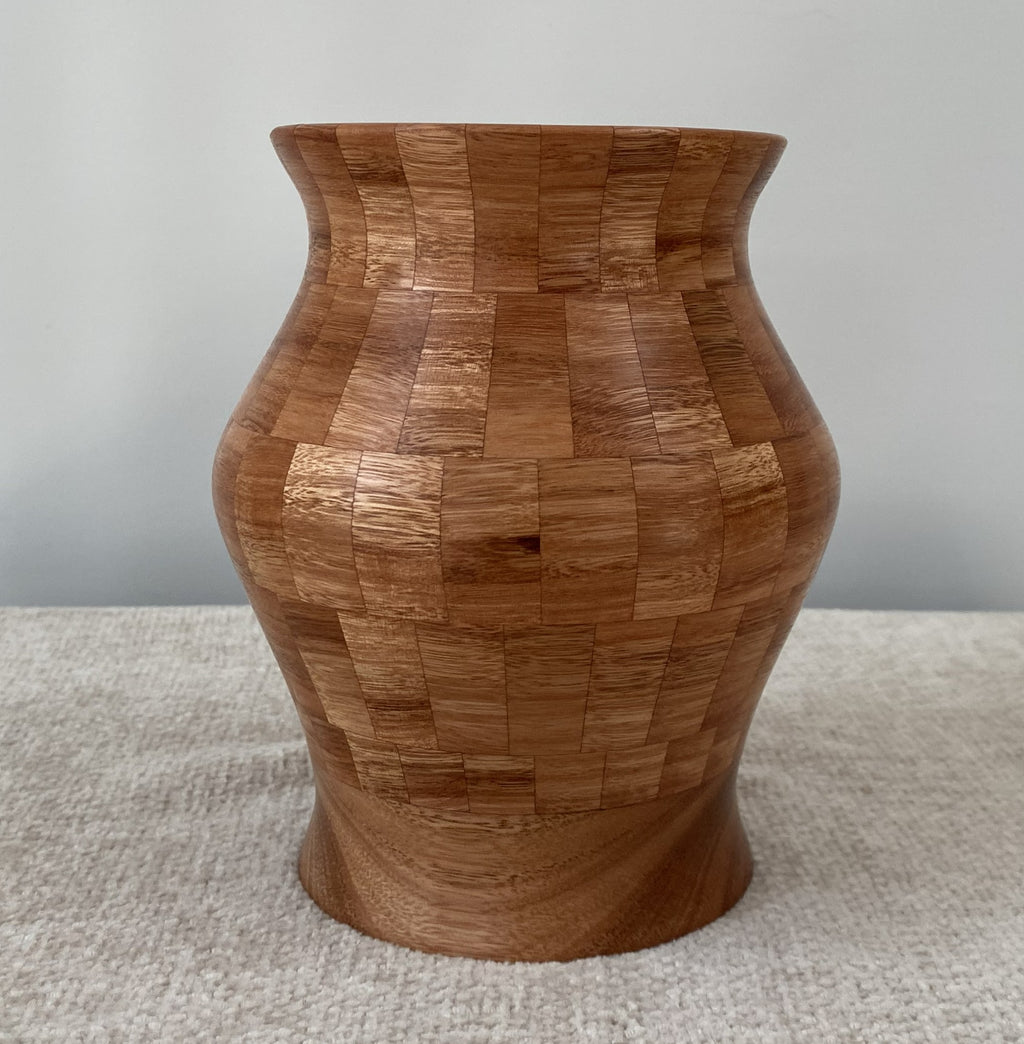 Eucalyptus Elegance – 121-Piece Segmented Vase