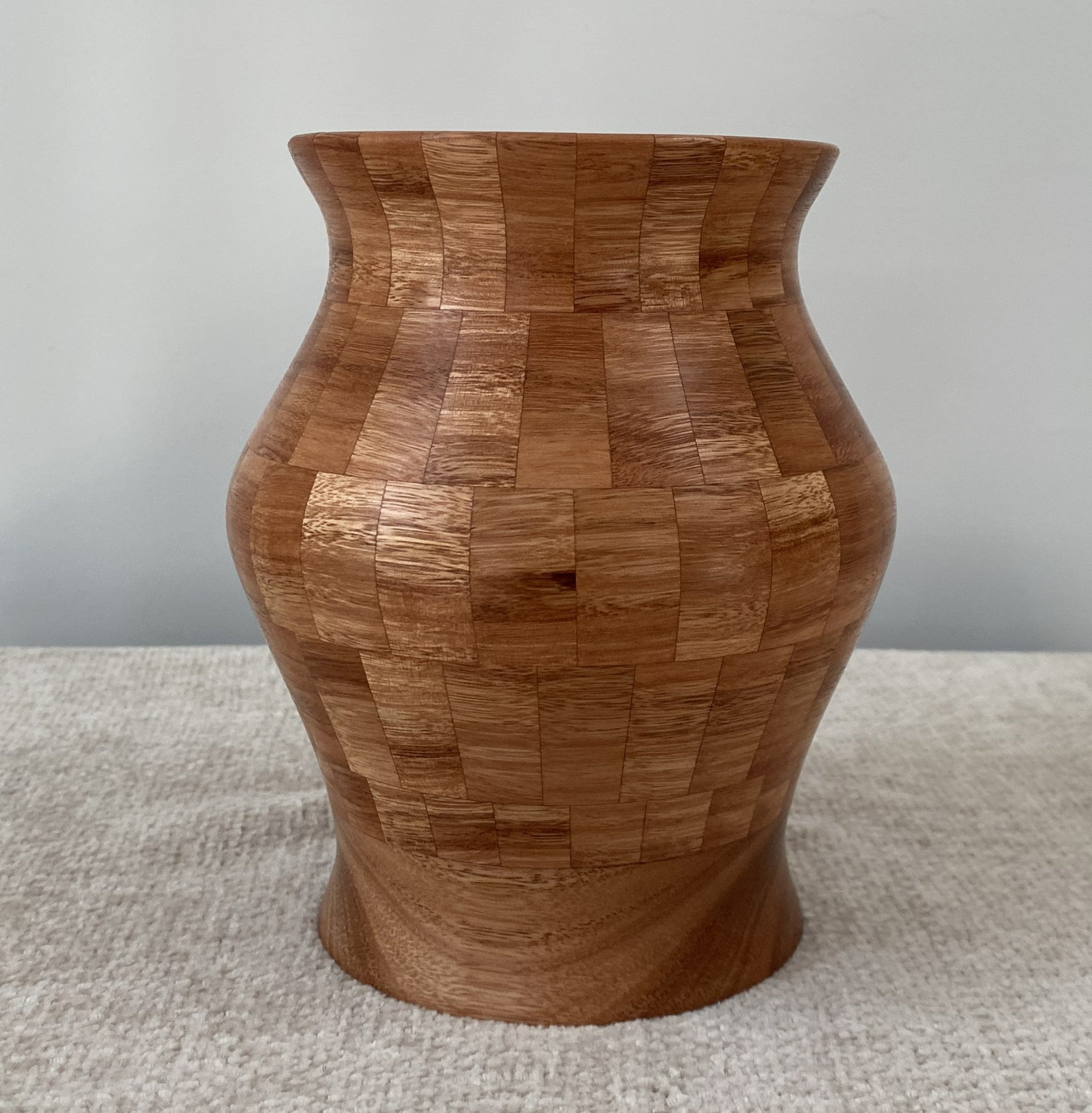 Eucalyptus Elegance – 121-Piece Segmented Vase