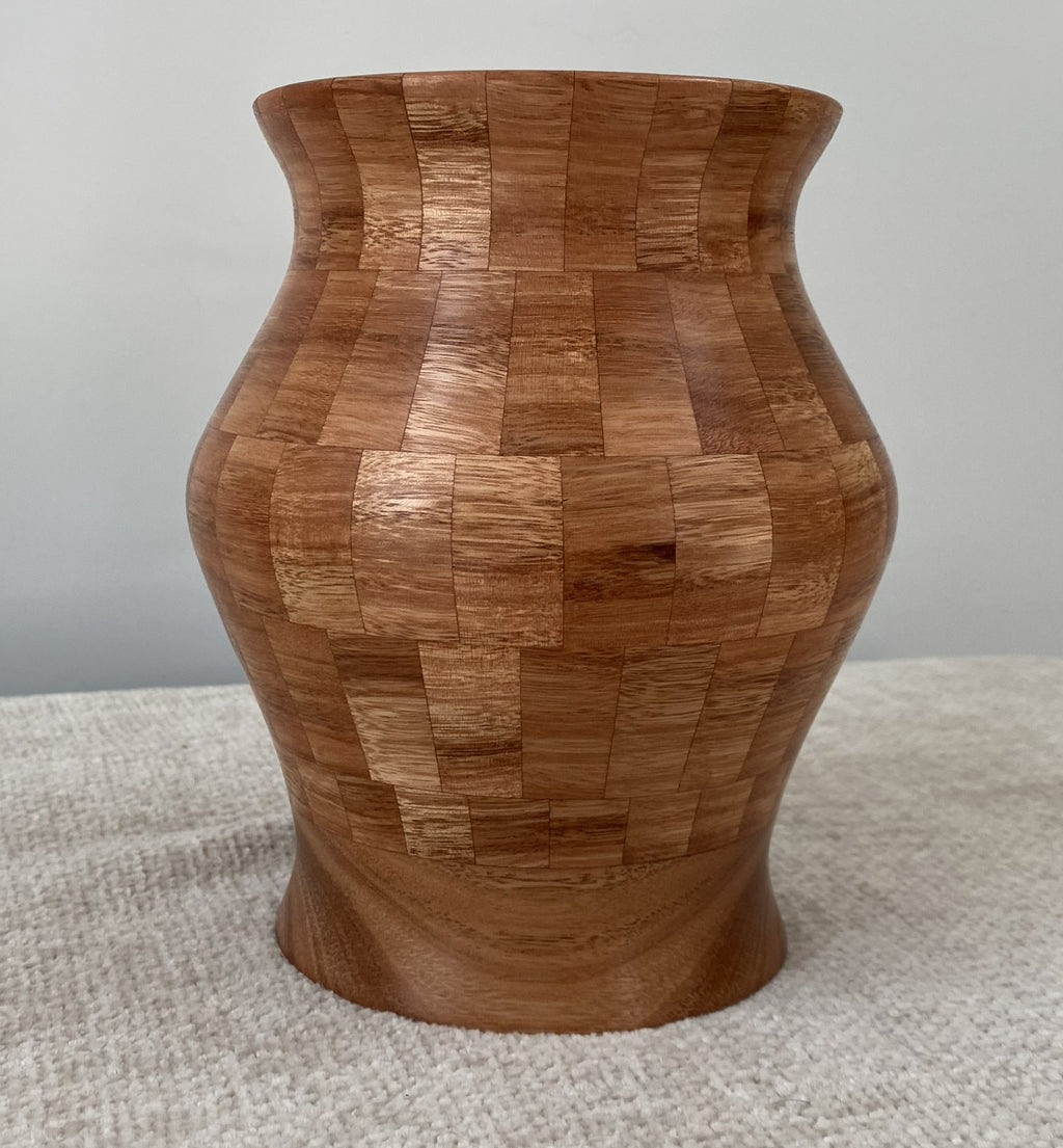 Eucalyptus Elegance – 121-Piece Segmented Vase