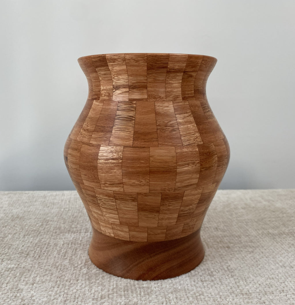 Eucalyptus Elegance – 121-Piece Segmented Vase